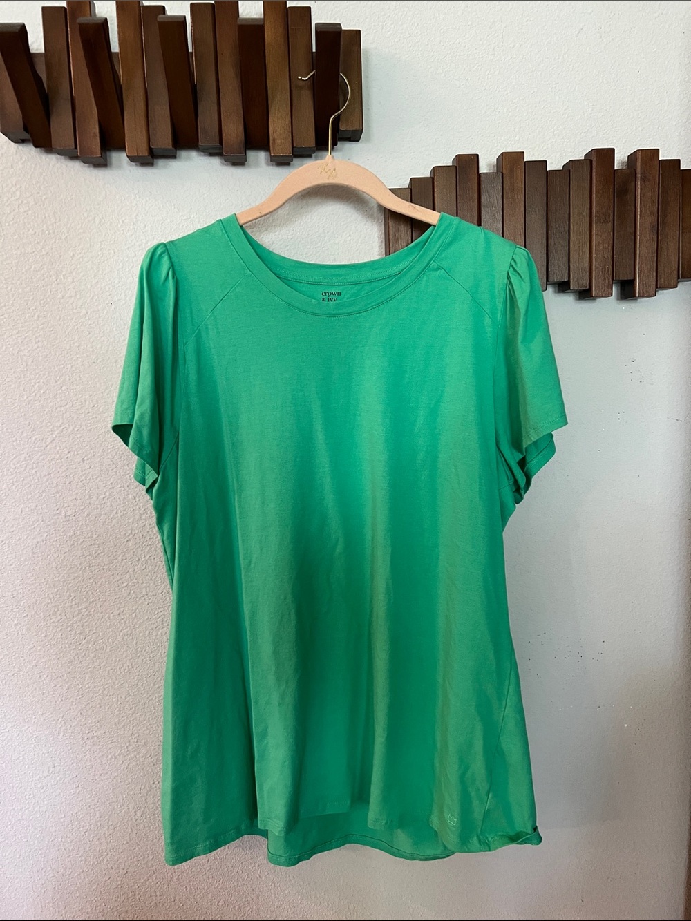 crown & ivy Bright Green Short-Sleeve Crewneck Tee